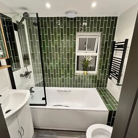 Fabulous 3 Bed Apartment - Near Excel - Sleeps 6 - 8 Londres Extérieur photo